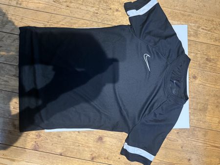 Neues Nike Dri-FIT Academy Fussballtrikot, Schwarz, S