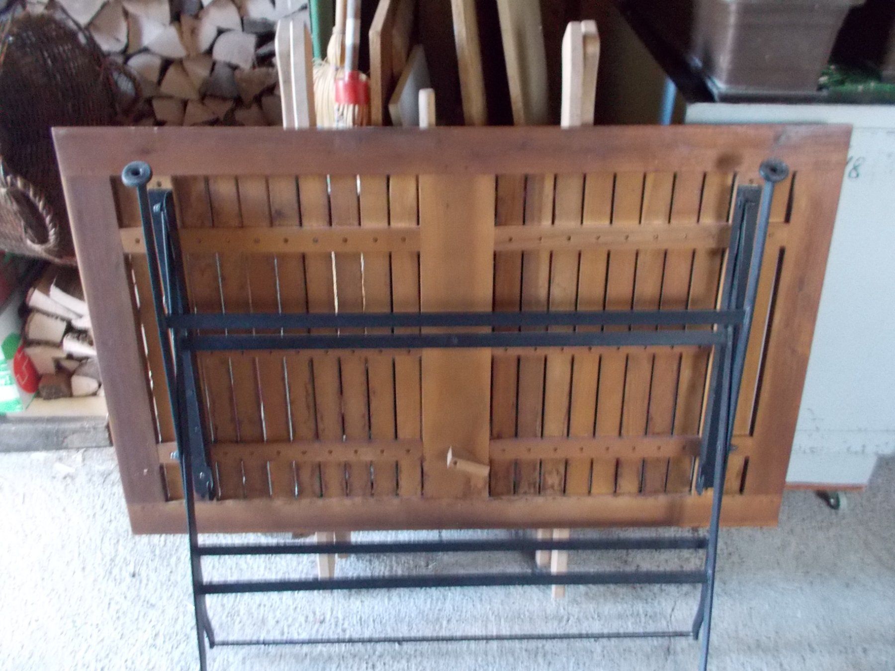 Set di tavolo e panche: Gartenmöbel-garnitur – Usato da Weinfelden venduto da Simalaia 1