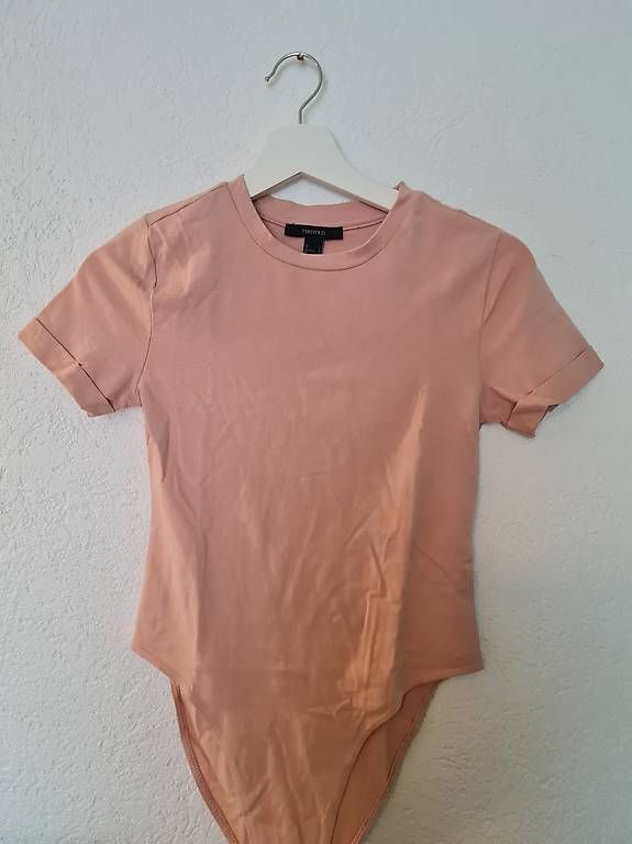 T-shirt: Forever21 T-Shirt Body – Usato da Laufen venduto da Loli42
