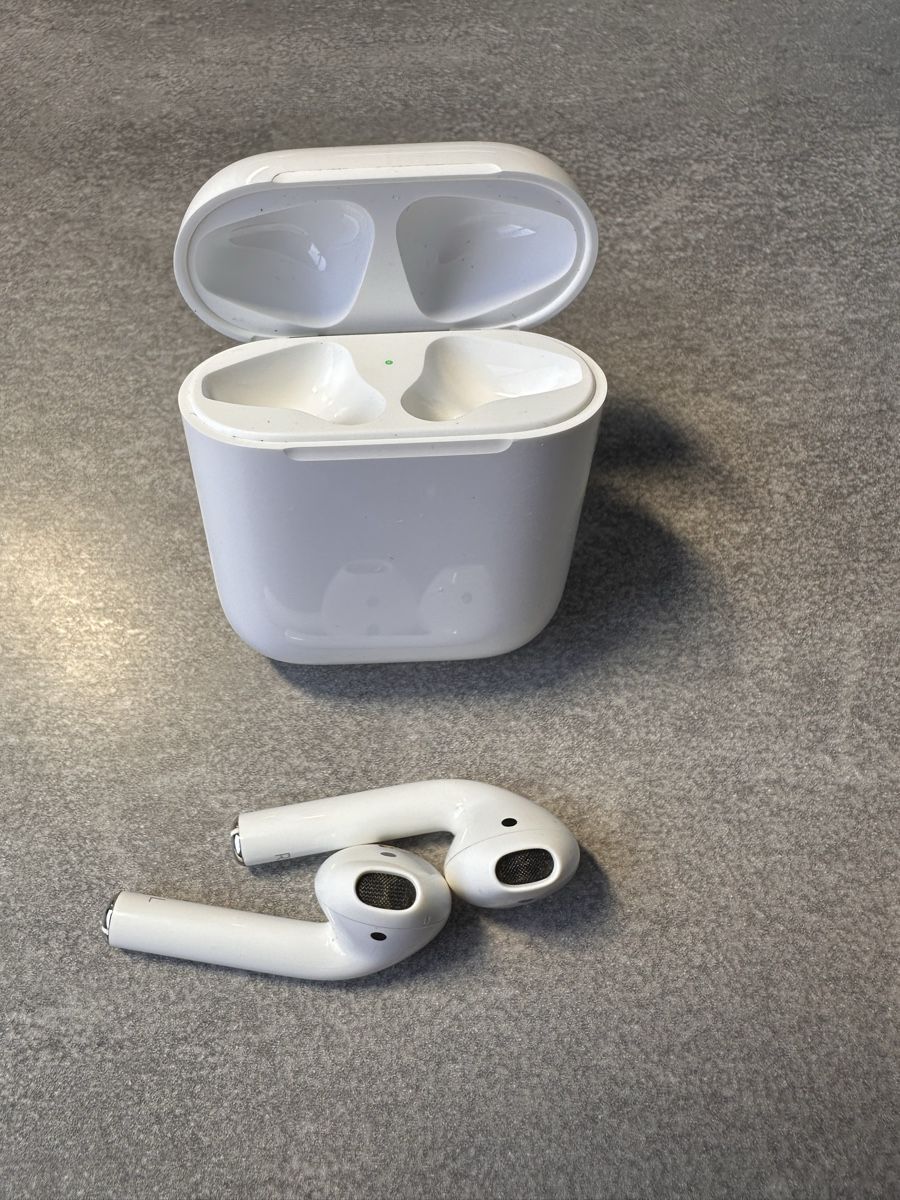 Apple Kopfhörer: Écouteurs Apple AirPods 2 original – Gebraucht aus Le Lignon von Latenterouge 3