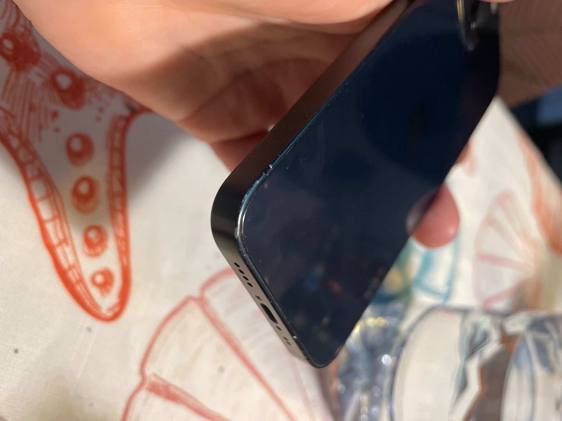 Apple Cuffie: iPhone 13 mini neu Akku fix Preis!!! – Usato da Rüti ZH venduto da Aminalejla 3
