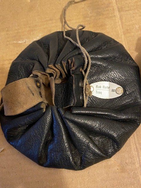 Schweizer Armee Taschen: 4 X LEDERBEUTEL  CH ARMEE – Gebraucht aus Chur von silbermon 1