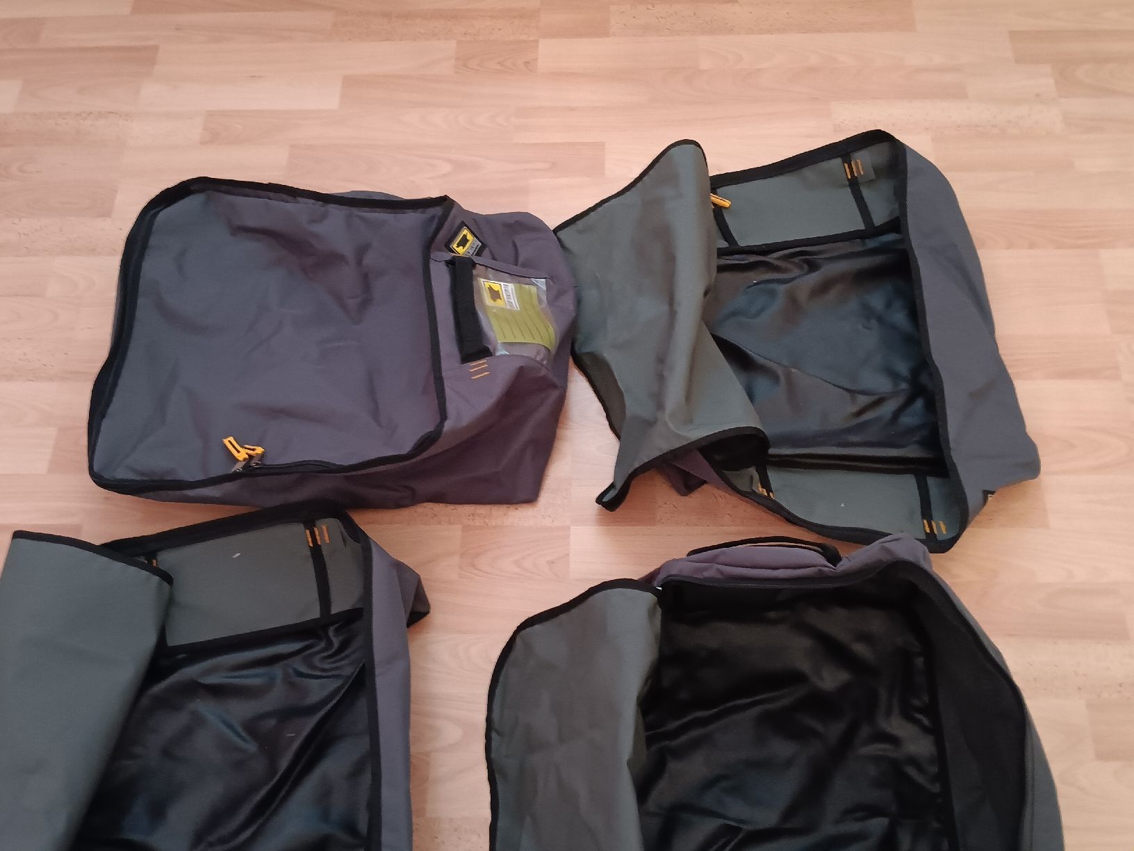 Taschen: Car Bags – Neu (gemäss Beschreibung) aus Laufen von Adi611 2