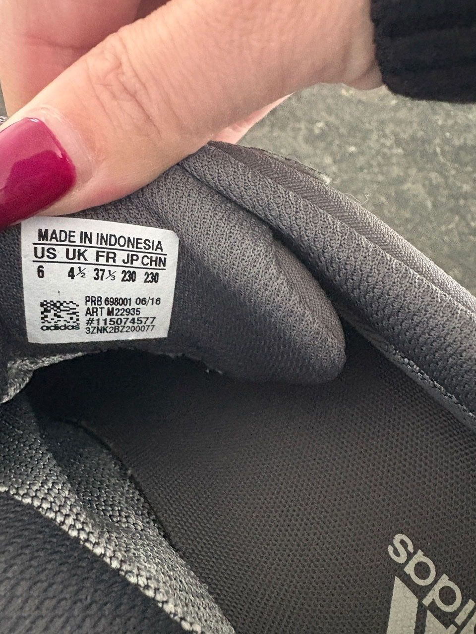 Scarpe da donna: Sportschuhe – Usato da Jonschwil venduto da Dr.MeganHunt 2