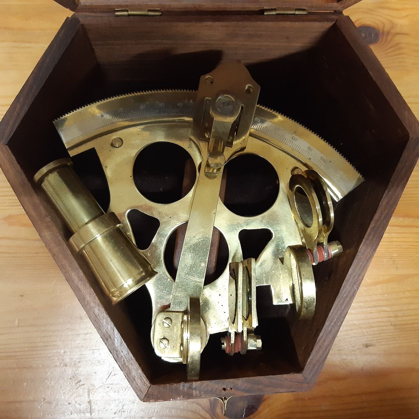 Messen: Sextant in Holzschatulle – Gebraucht aus Gretzenbach von Grezzo 2