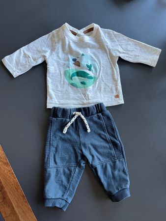 Baby Outfit, Shirt Grösse 59, Hose Grösse 62