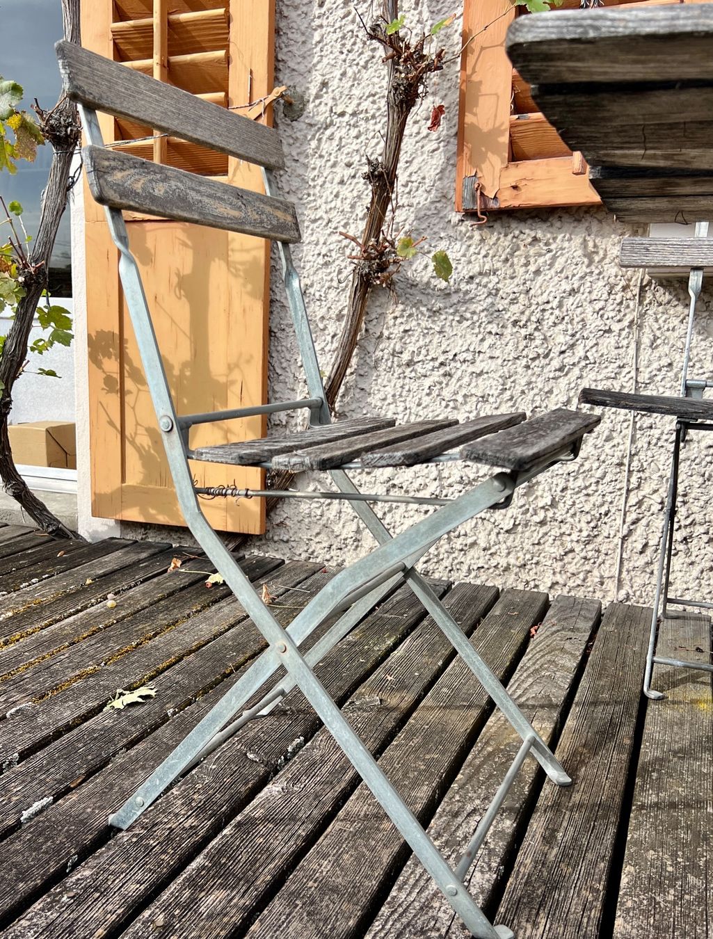 Set di tavolo e panche: Gartensitzgruppe, Klappmöbel, verwittert – Usato da Malans GR venduto da Aadalina 4