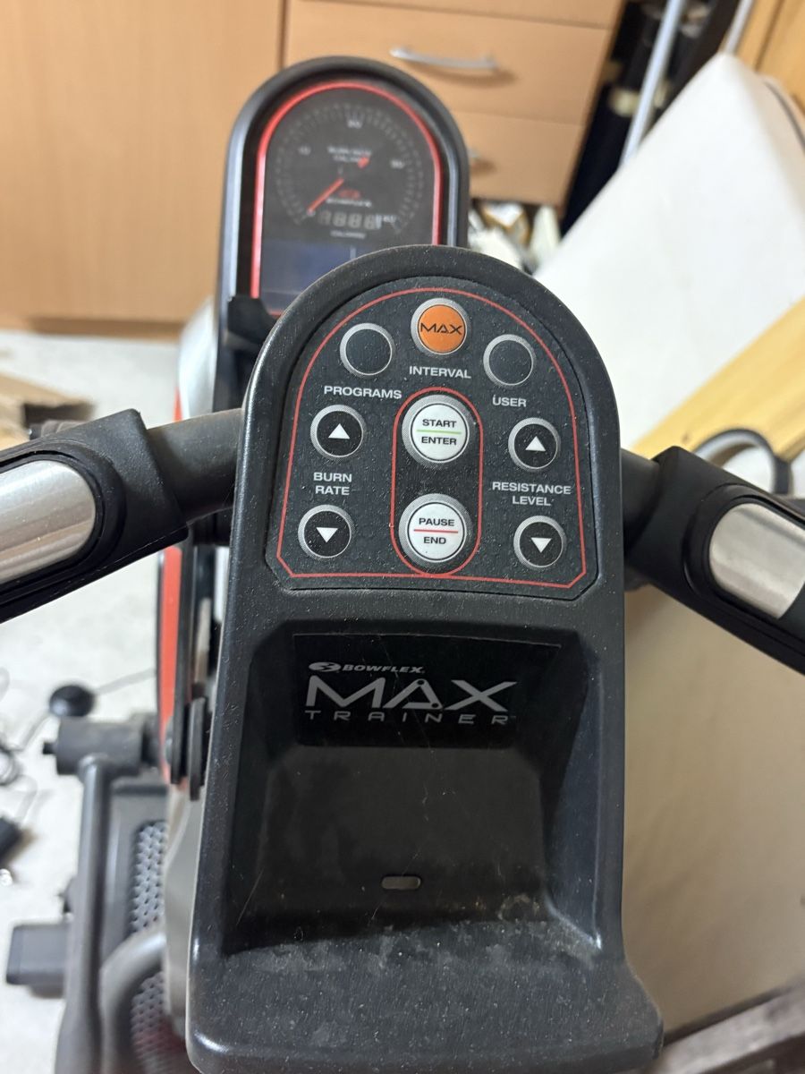 Bowflex Hometrainer: Bowflex Max Trainer  guter Zustand – Usato da Basel venduto da len_k98f 3