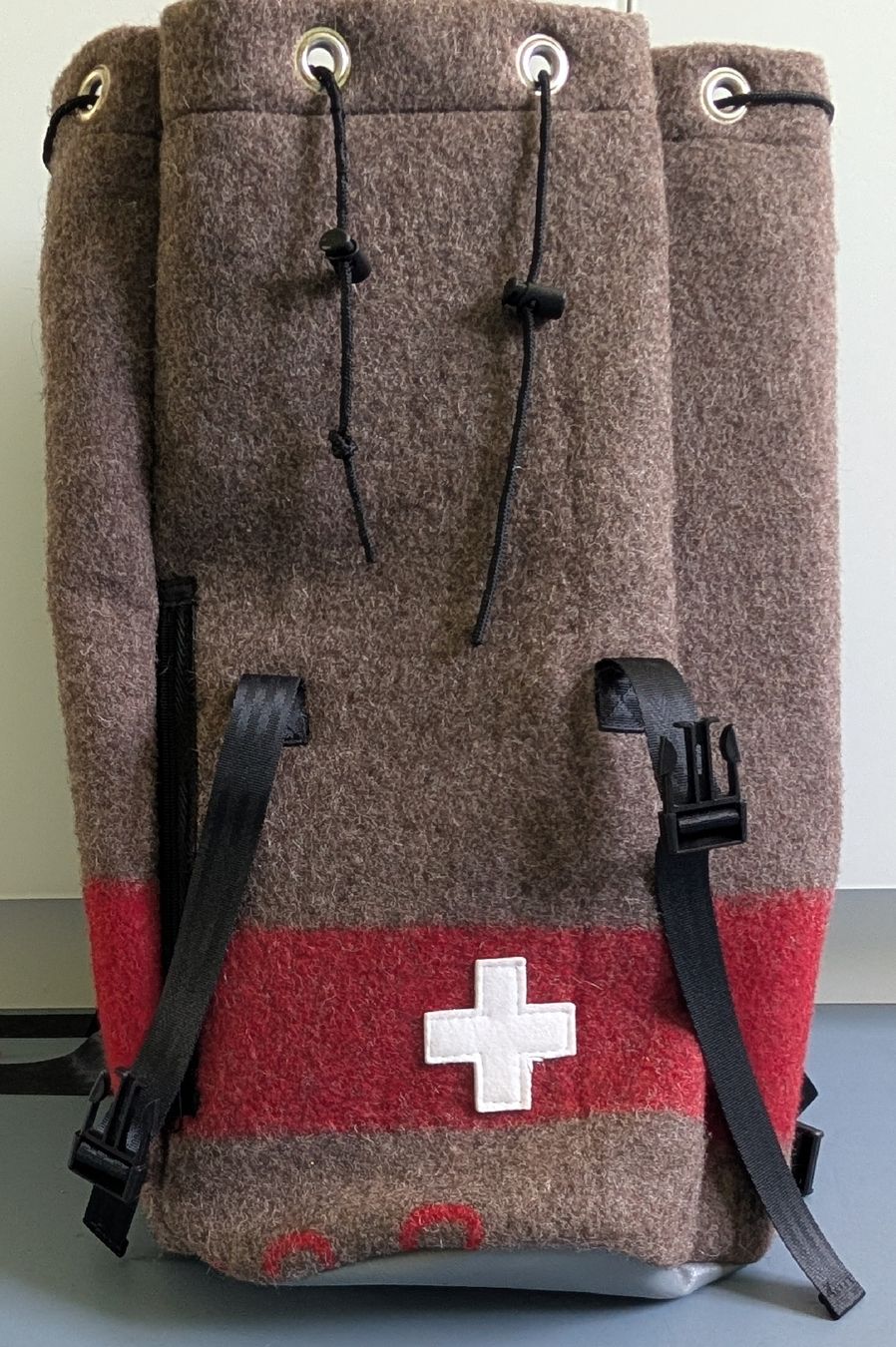 Zaini: SWISS MOUNTAIN HÄND BÄG Rucksack – Nuovo (secondo la descrizione) da Münsingen venduto da Rehtre 6
