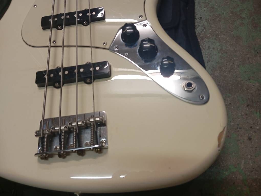 Fender Strumenti musicali: Fender Jazz Bass Mexico – Usato da Basel venduto da Petergunn 1