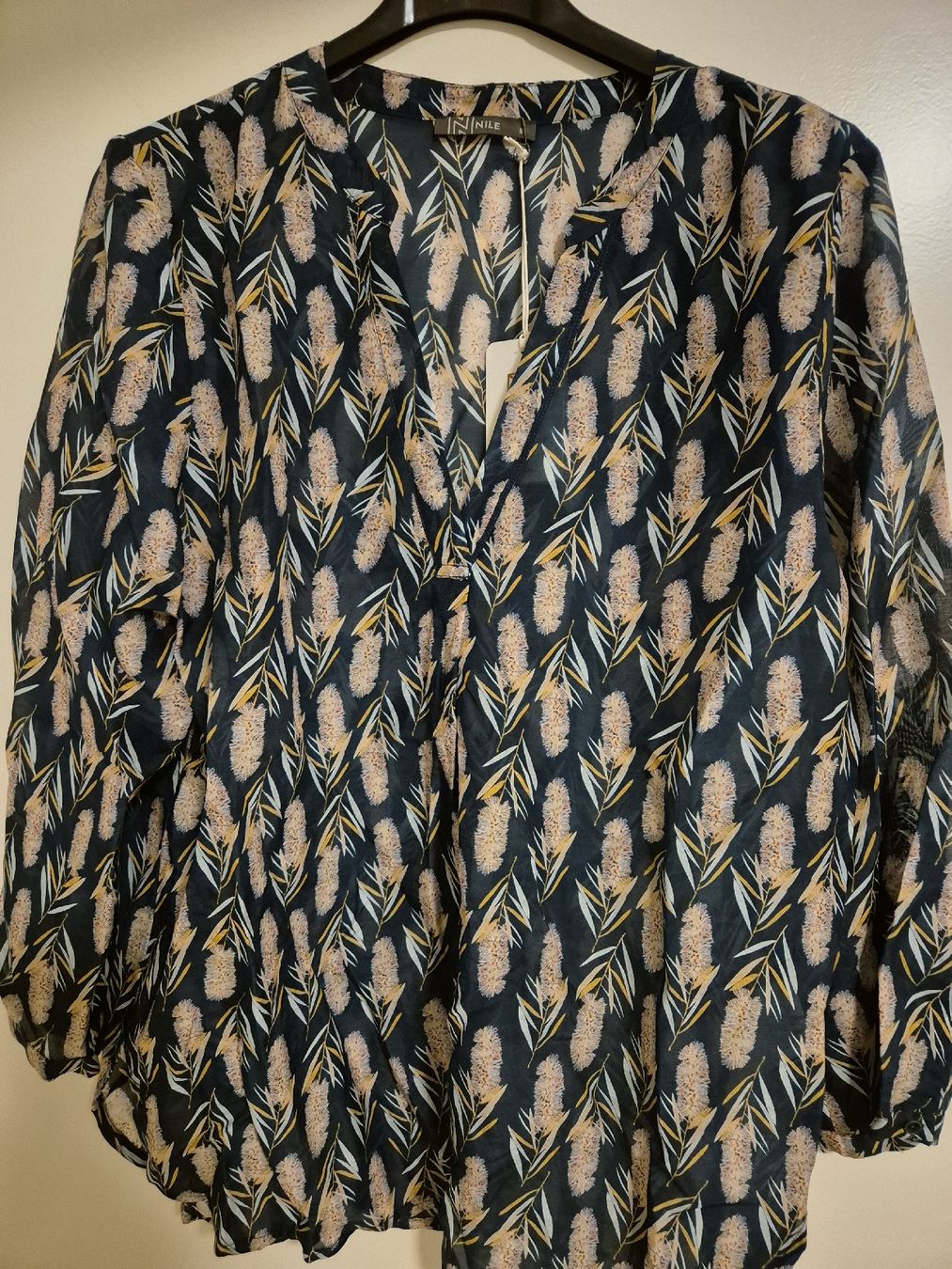 Nile Blusen: nile bluse, neu, gr. s, 30% seide, 70% baumwolle – Neu und originalverpackt aus Luzern von Ami-be 1