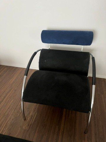 Poltrone: Design Sessel mit Hocker schwarz blau gebraucht – Usato da Wettswil venduto da gor_9gvg