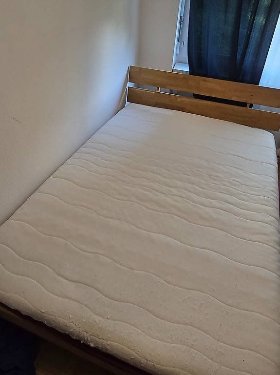 Letti: Bett mit Matratze und Lattenrost – Usato da Schwyz venduto da sim_8whg