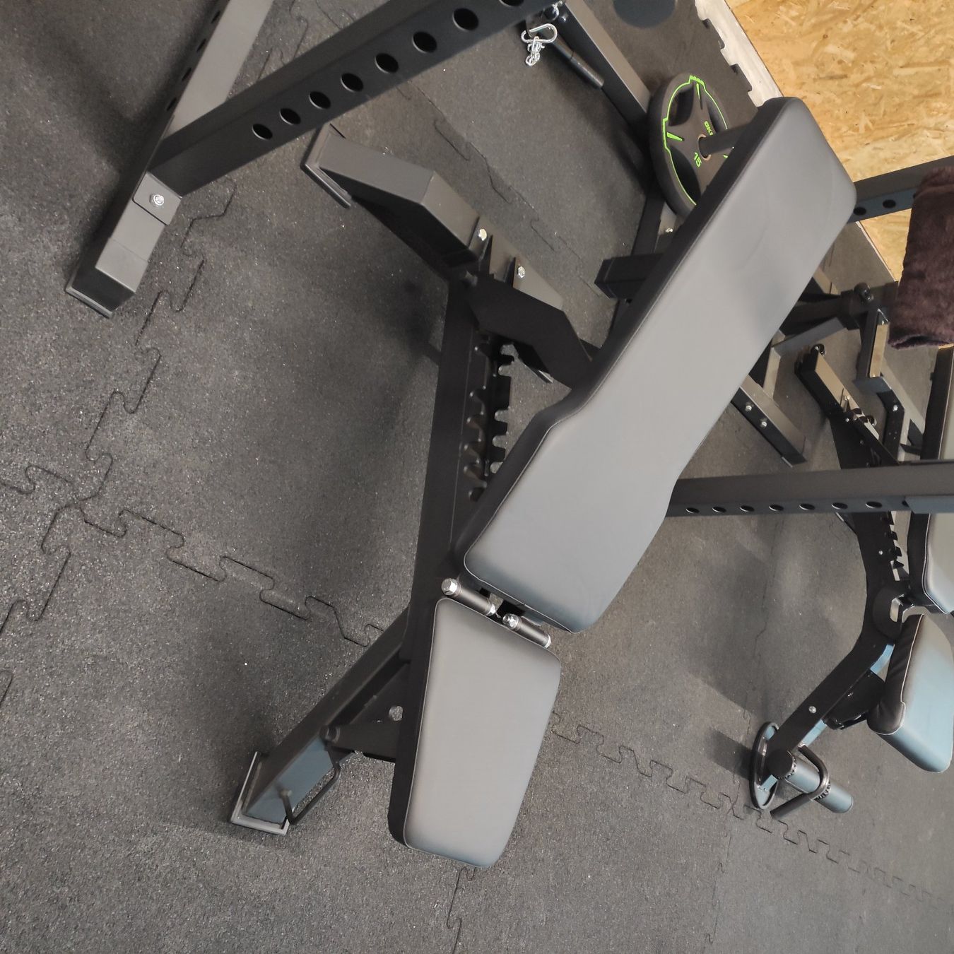 Manubri & Pesi: Gym Set 100kg Plates/ Langhantel/ Bench – Nuovo e nell'imballaggio originale da Volketswil venduto da Fsladek 1