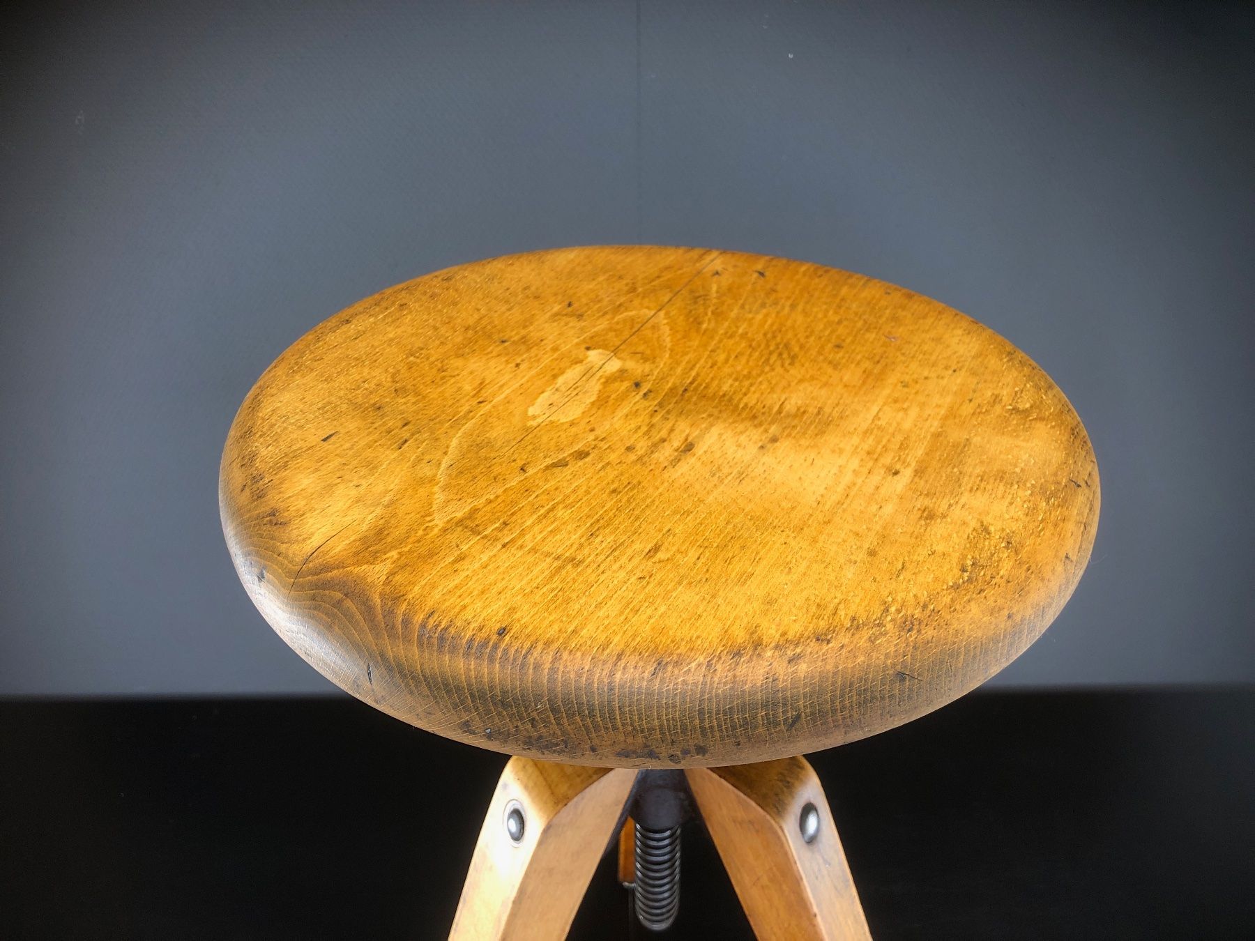 Sgabelli: Toller, Vintage Werkstatthocker, schönes Design – Usato da Laufenburg venduto da industrial-silence 4
