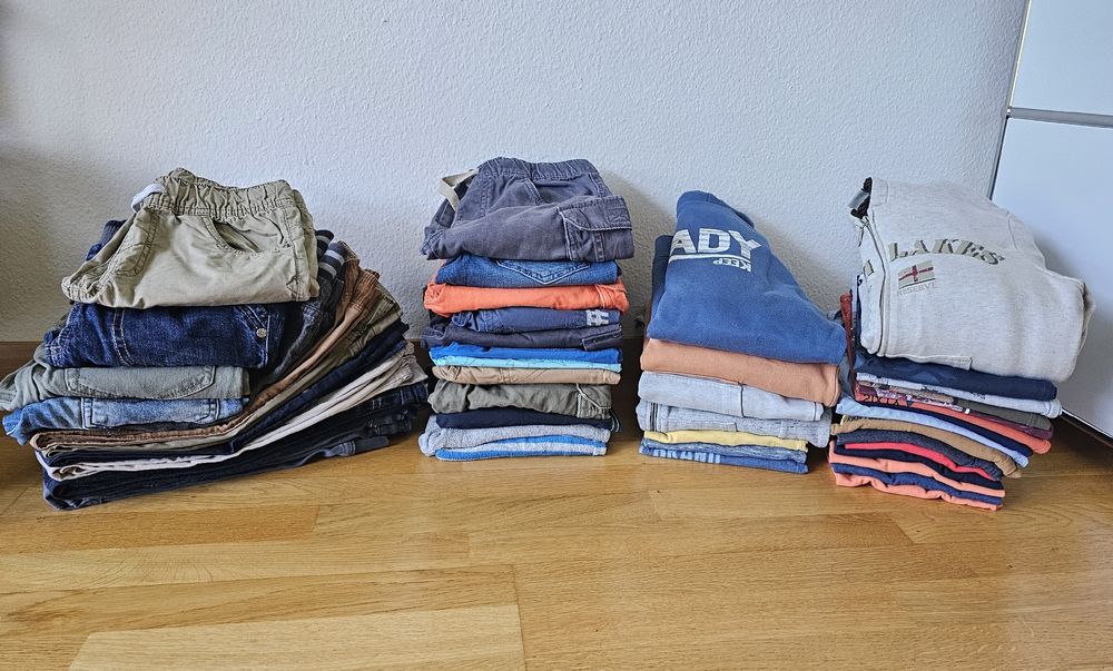 Ensembles coordonnés: 💙 XL Kleiderpaket 💙 Jungs Grösse 134-140 45 Stück – D'occasion à Seuzach par VickyJolina