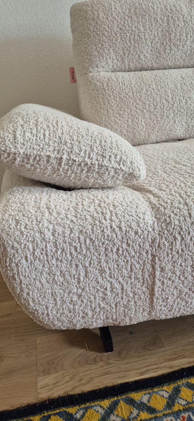 Conforama Divani: Canapé design tissu bouclettes – Usato da Denges venduto da Alex-CH-LB 7