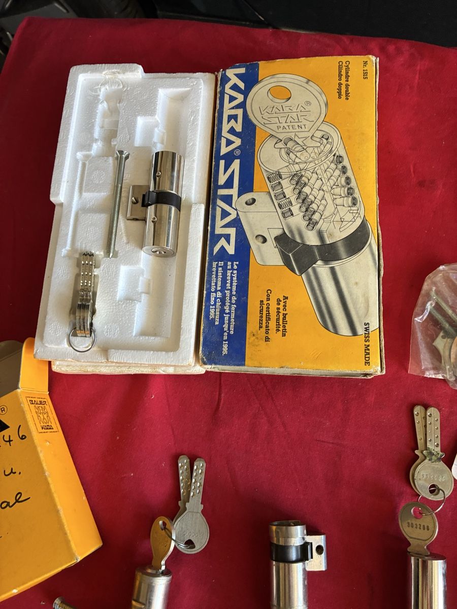Altri prodotti elettronici: Lot de cylindres de portes  – Usato da Les Bayards venduto da Mutz51 2