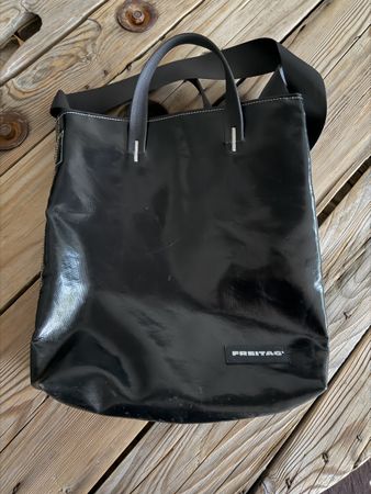 Freitag F202 Leland