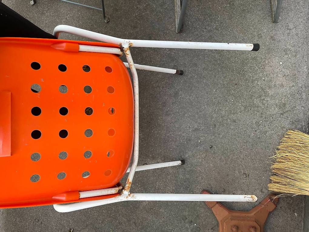 Stühle: Oranger Gartenstuhl Schaffner Bermuda – Gebraucht aus Zürich von tirggelqueen 2