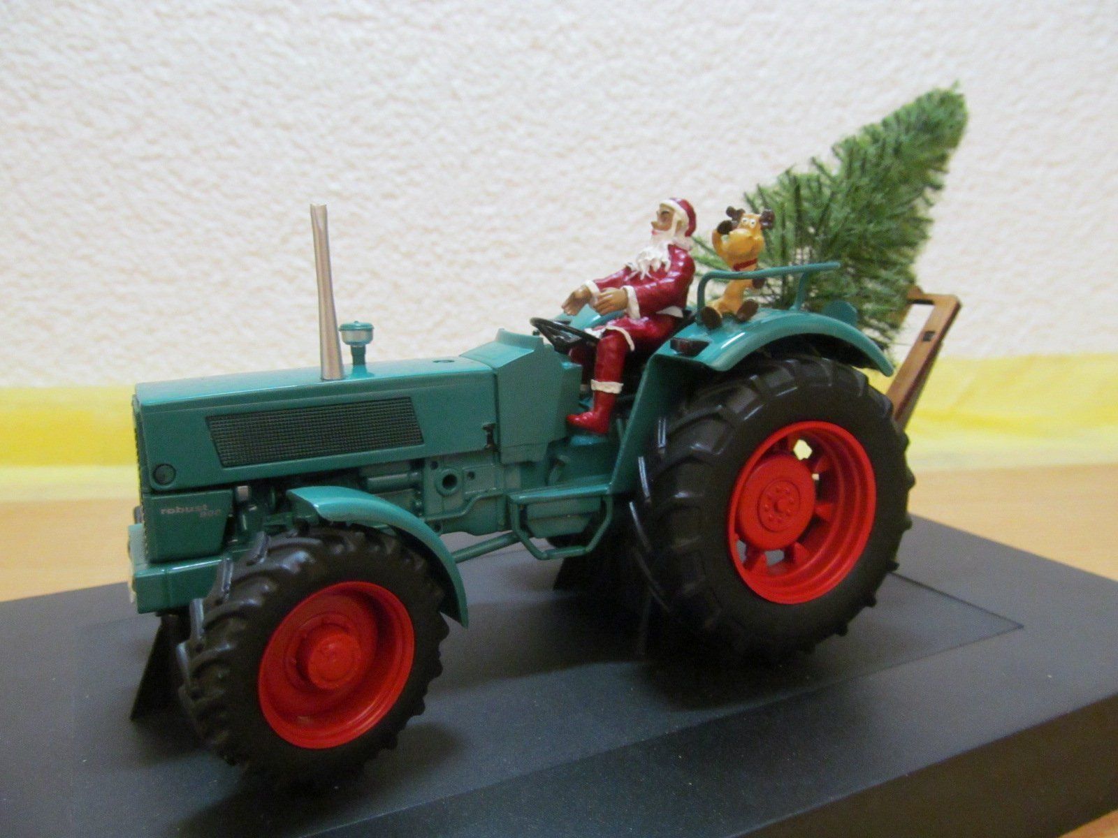 Schuco Modellbausätze & Standmodelle: TRAKTOR  HANOMAG WEINACHTEN  1:32 – Neu und originalverpackt aus Grueningen von malamut56