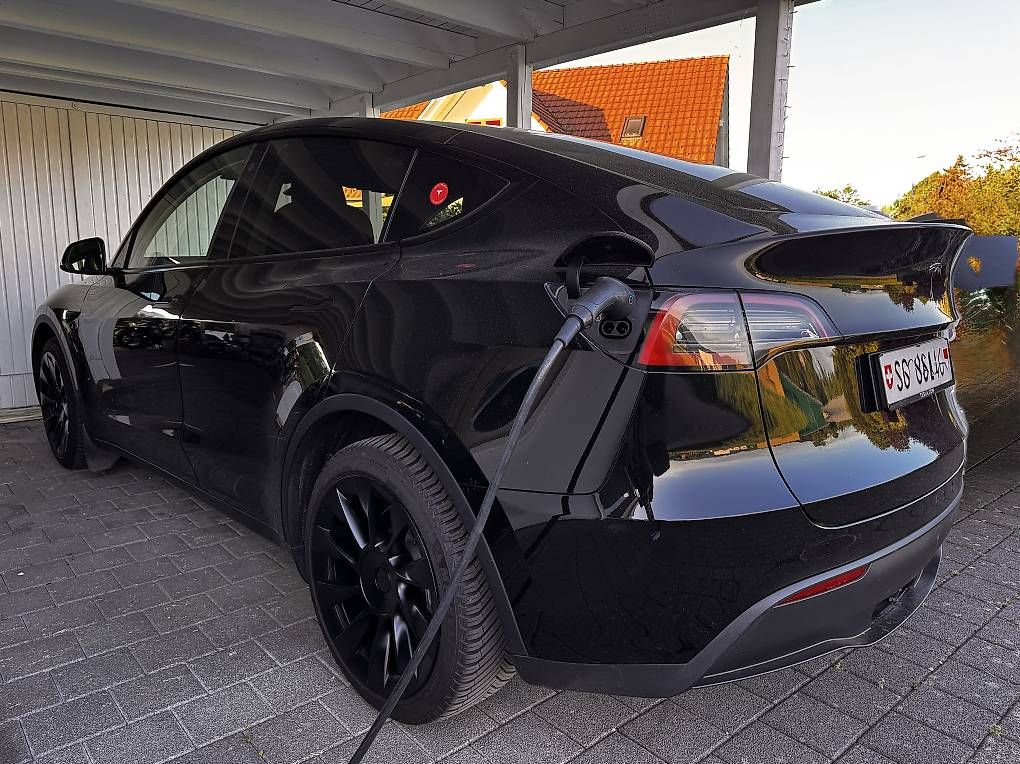 Autos: Tesla Model Y Long Range mit Boost – D'occasion à Lostorf par Raverman1 1