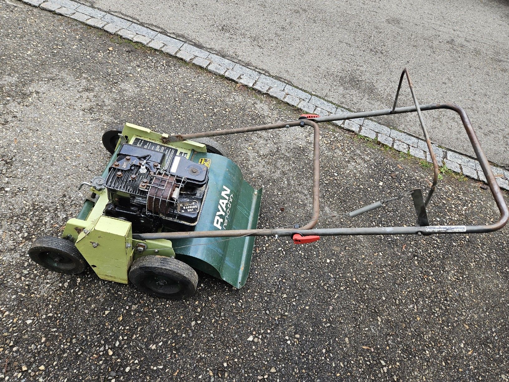 Attrezzi per la lavorazione del suolo: Ryan Rasenlüfter / Vertikutierer Briggs&Stratton 5 PS – Usato da Oberburg venduto da znas 3
