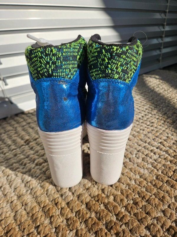 Damenschuhe: Sneaker-Stiefel mit Absatz und Plateau, Größe 38 – Neu und originalverpackt aus Engelberg von zho_98vd 7
