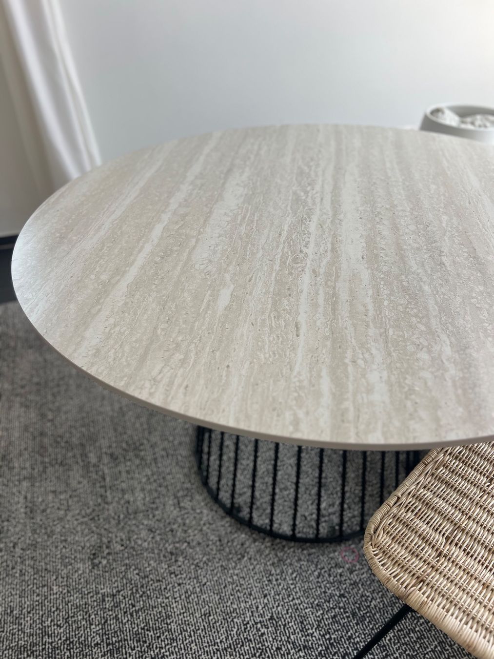 Maisons du monde Tavoli: Runder Tisch mit Metallgestell GranitOptik 120cm – Usato da Lufingen venduto da bombolulu 2