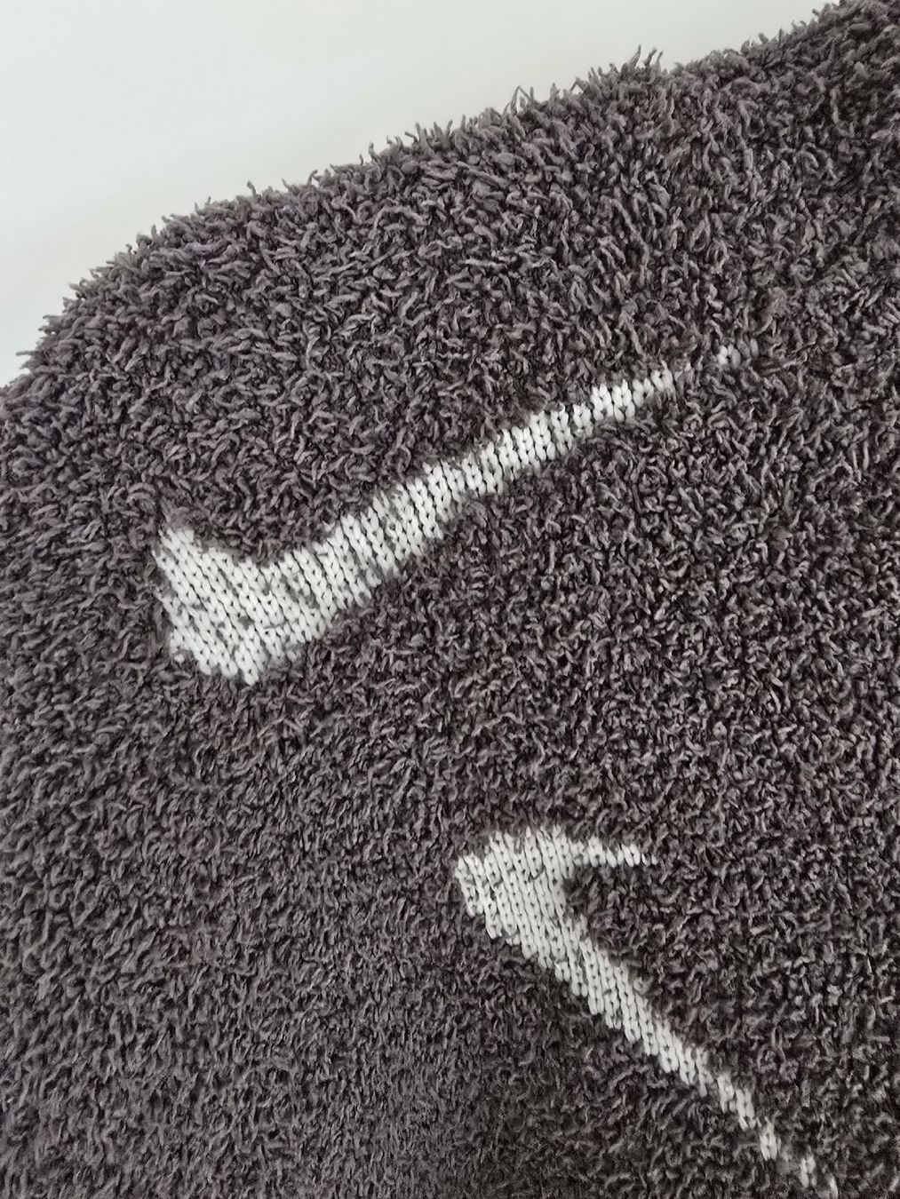 Nike Maglioni & Felpe: Nike Pullover Kurzarm Grau Weiss Muster Grösse M Neuwertig – Nuovo (secondo la descrizione) da Thalwil venduto da Nikkita2 2