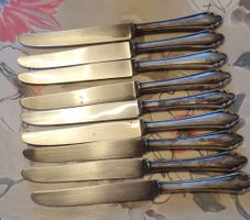 Lot de 9 couteaux en inox, style ancien