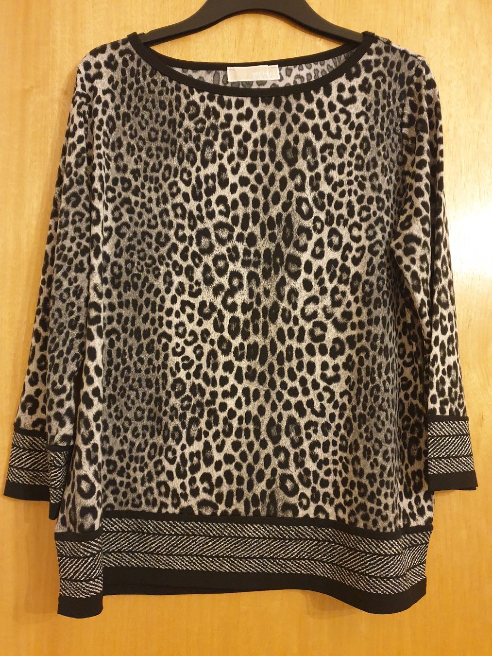 Michael Kors Maglioni & Felpe: Pull Michael Kors, XL,imprimé léopard, polyester, excellent – Usato da Neuchâtel venduto da Verenas12