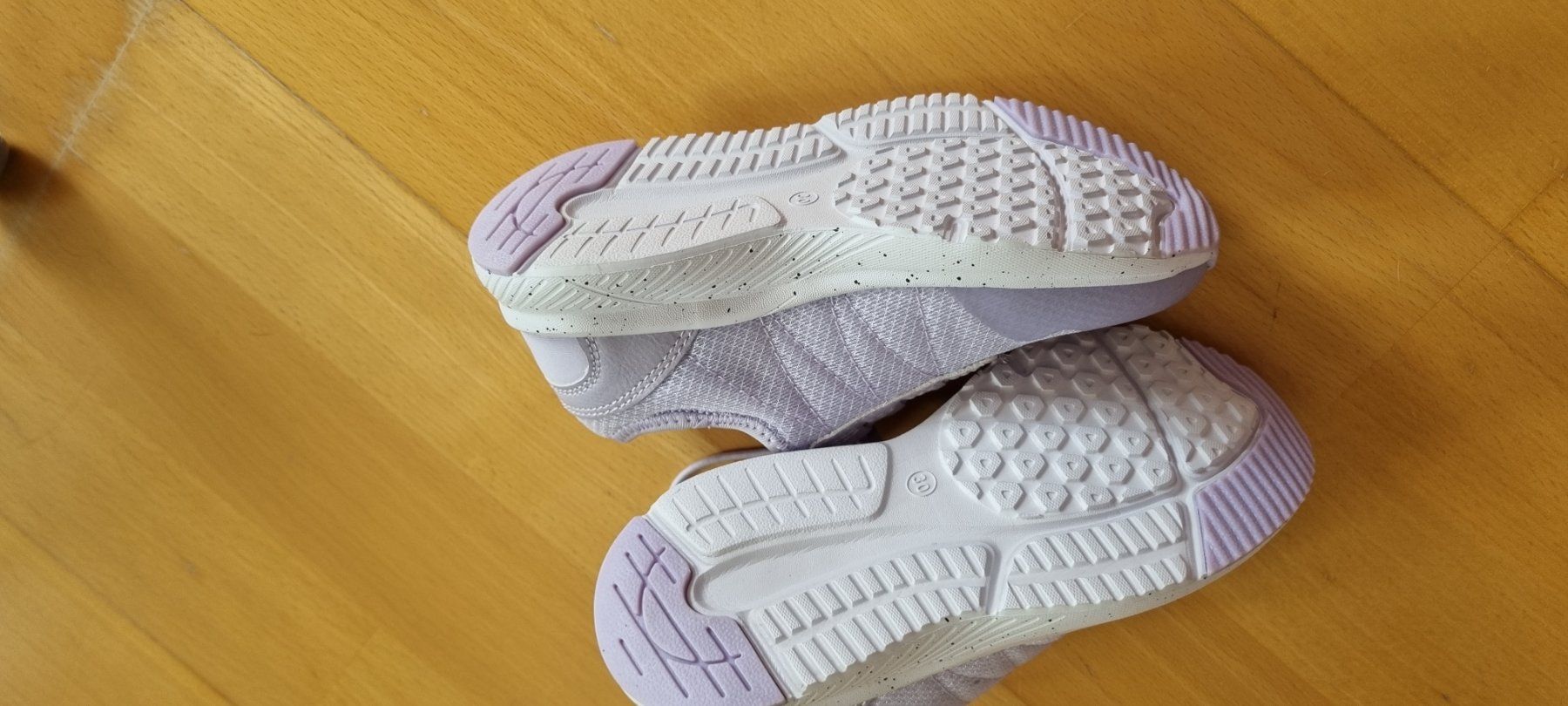 Scarpe per ragazzi: Kinder Sneakers Gr.30 – Nuovo (secondo la descrizione) da egliswil venduto da Maggy6 2