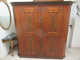 Doppelter Kleiderschrank bemalt Rheintal