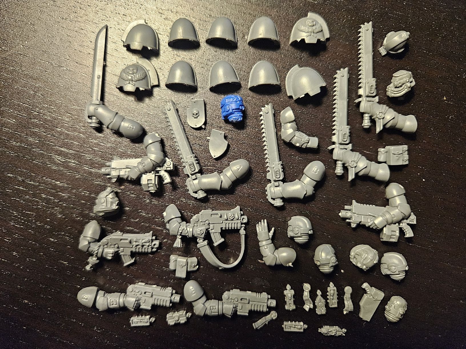 Kit di modellismo & Modellini statici: Warhammer 40K - Space Marines Bits – Usato da Genève venduto da lec_2k2j