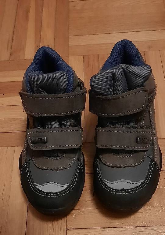 Schuhe für Jungen: Scarpe nr. 25 – Gebraucht aus Tesserete von bab_7ztk
