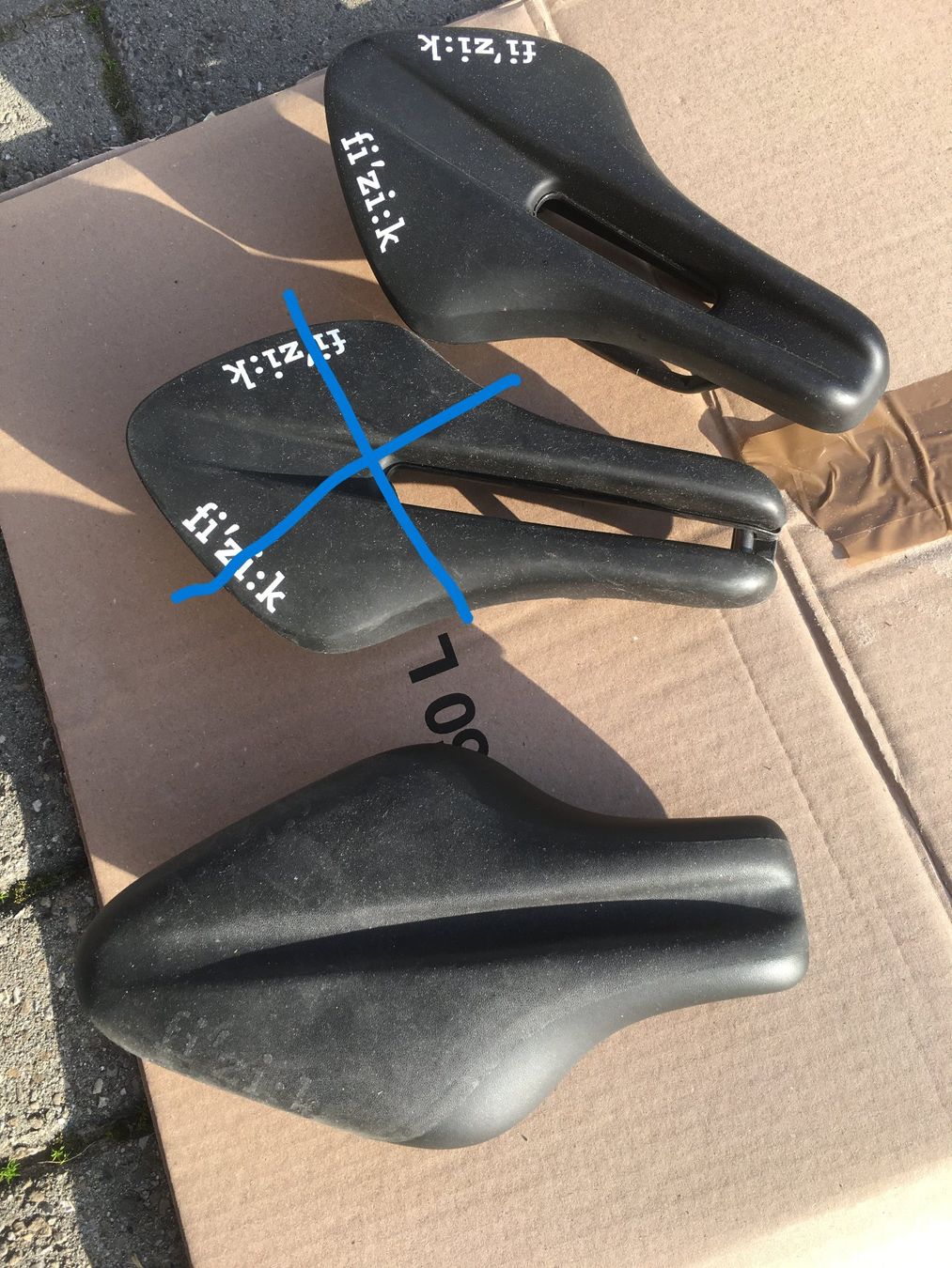Pièces détachées: Triathlonsattel (2 Stück) – Neuf (Voir description) à Diemerswil par Raskolnik