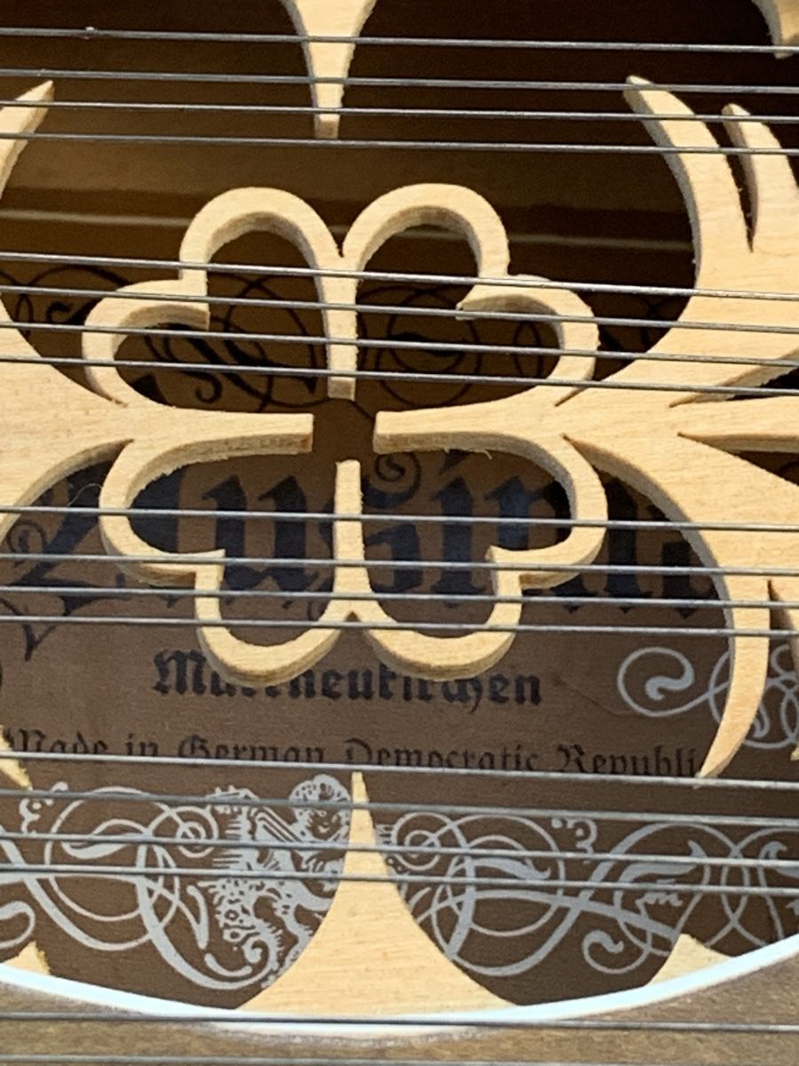 Strumenti musicali: Hackbrett „Musima“ mit Koffer  – Usato da Wangen b. Olten venduto da Finolino28 5