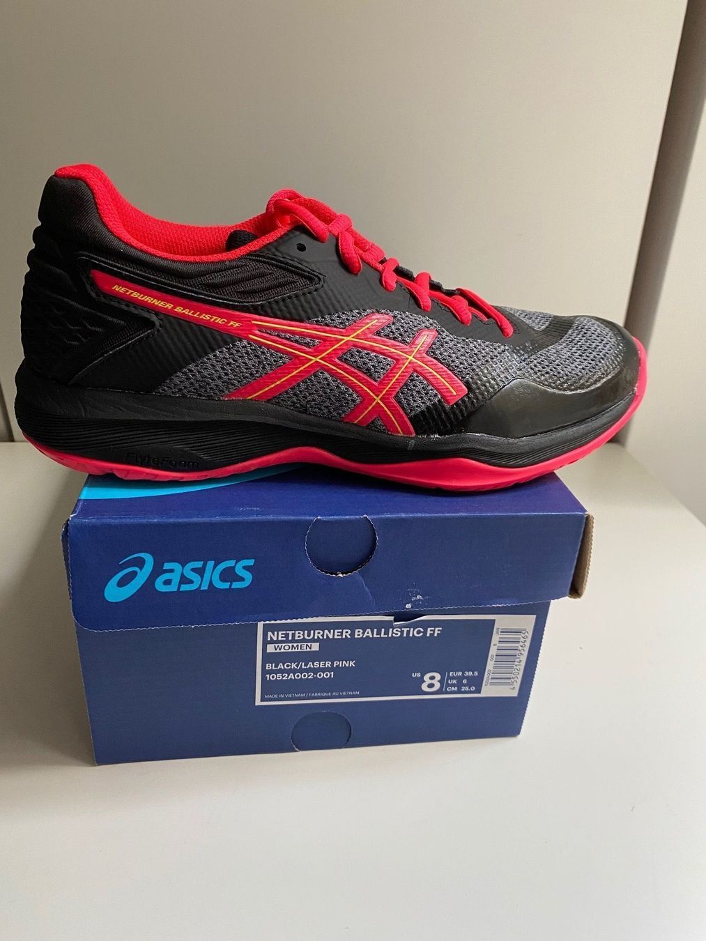 Asics Chaussures femmes: ASICS NETBURNER BALLISTIC FF Volley 39.5 – Neuf avec emballage d'origine à Luzern par falena01 9