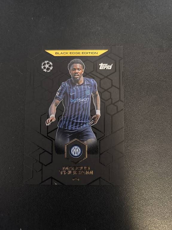 Topps Carte collezionabili: Topps Match Attax - Black Edge Edition Thuram – Nuovo (secondo la descrizione) da Giubiasco venduto da isa_96bg