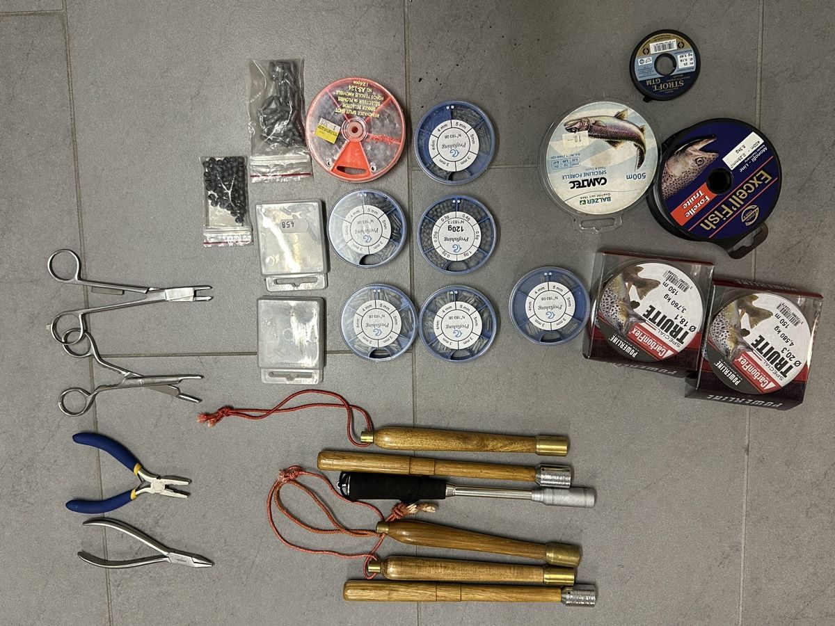 Tutti gli attrezzi: Fischerutensilien – Usato da Möhlin venduto da mza84