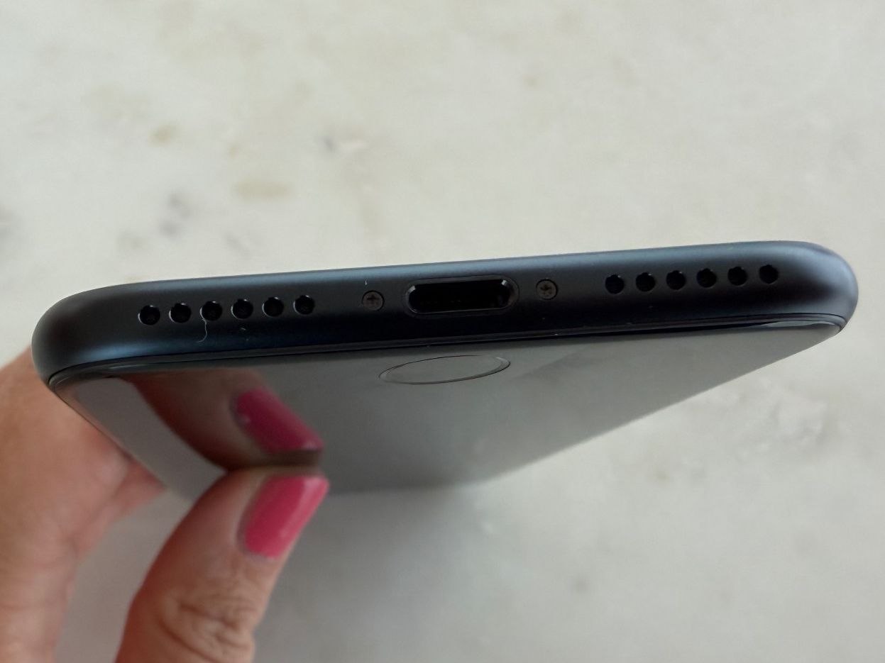 Apple Telefoni cellulari / Smartphones: iPhone SE 64GB Batterie 100% – Usato da Scherzingen venduto da oli_9rjp 4