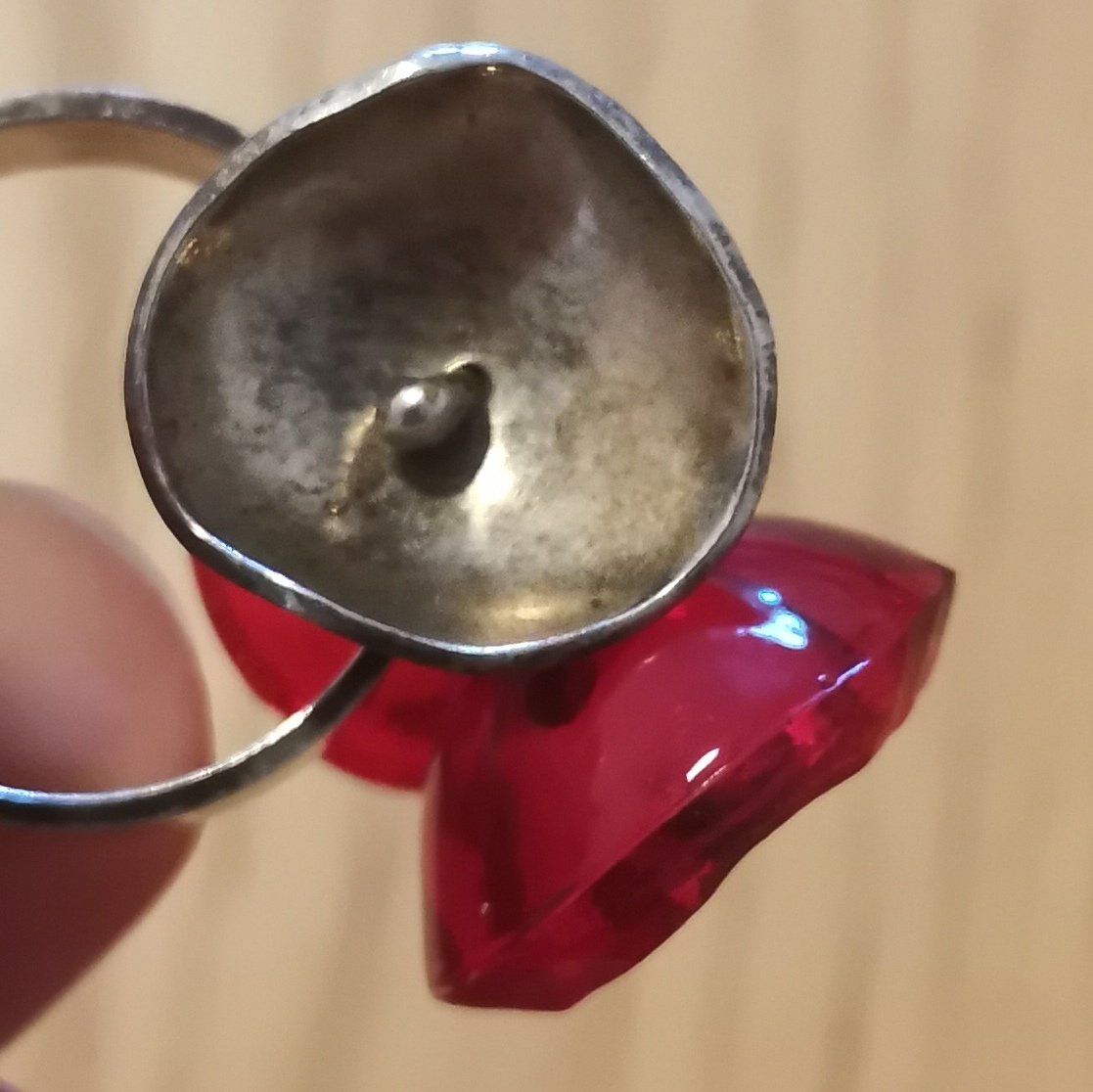 Anelli: Anello vintage argento e resina rossa – Usato da La Chaux-de-Fonds venduto da Catchmi