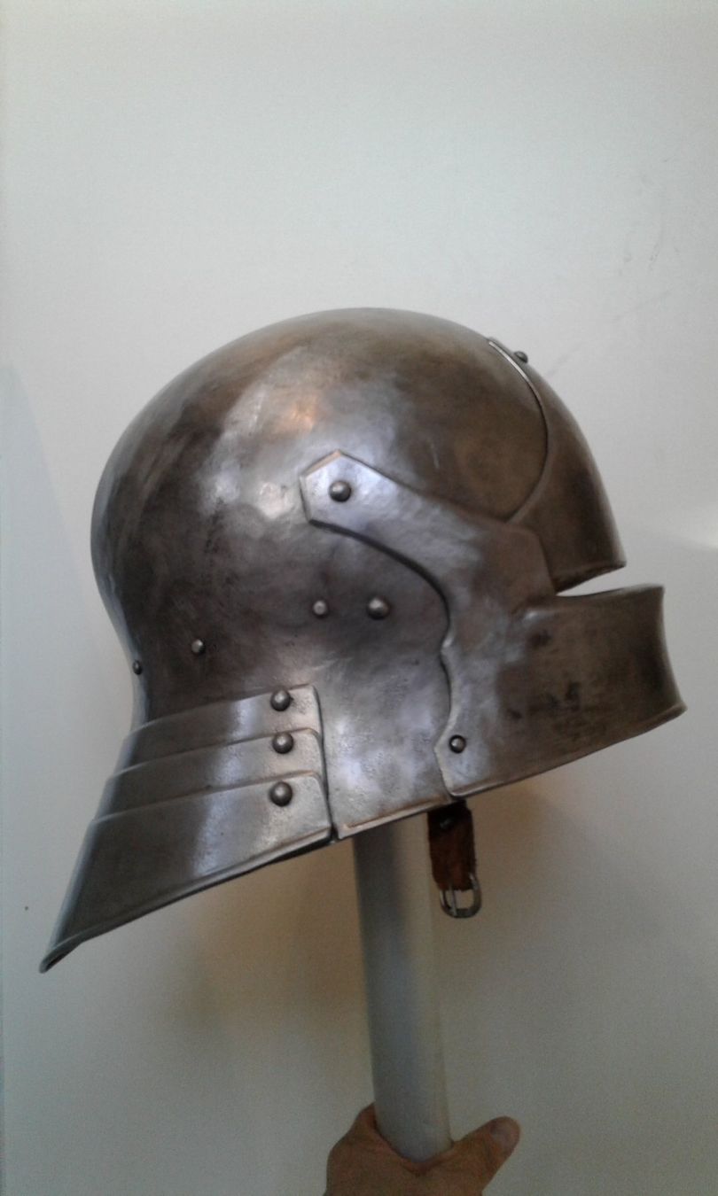 Vêtements anciens: Helm mittelalterlich Schaller Reenactment – D'occasion à Nunningen par Oliad