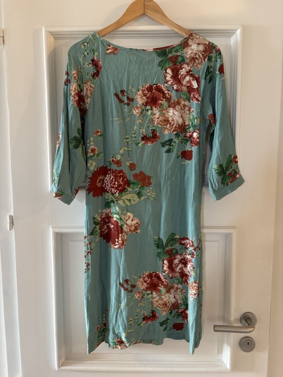 Kleider: INDI&COLD robe S/M – Gebraucht aus Arbaz von nin_zqc6 2