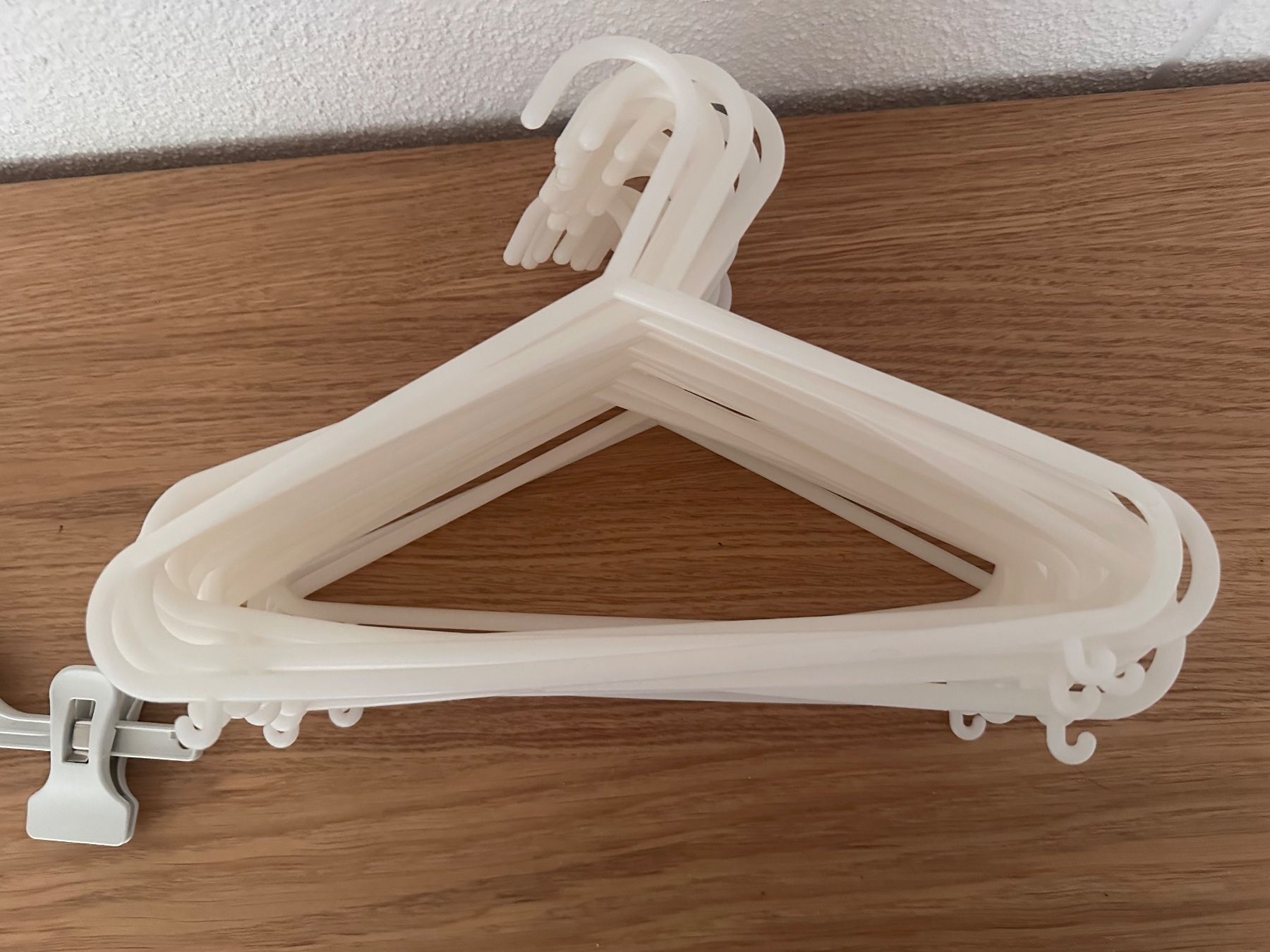 Appendiabiti: Baby- / Kinder-Kleiderbügel – Usato da Fällanden venduto da Engeli_88 1