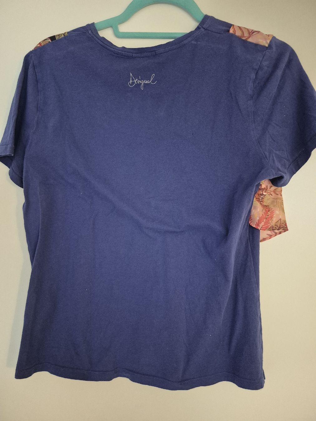 Desigual T-shirts: T-shirt Desigual original, taille L – D'occasion à St-Pierre-Clages par _RV 2