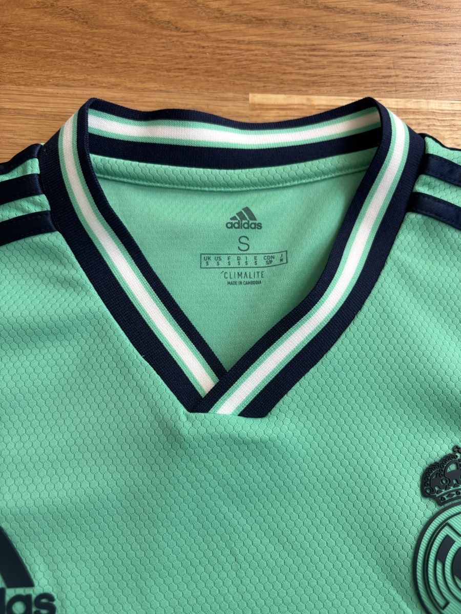 Real Madrid Canottiere & Pantaloni: Real Madrid Trikot – Usato da Schwyz venduto da Lu_cazz 1