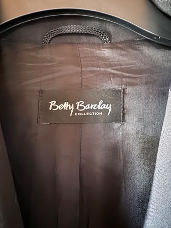 Klassischer Betty Barclay Blazer schwarz Gr. 38/40 (ca)