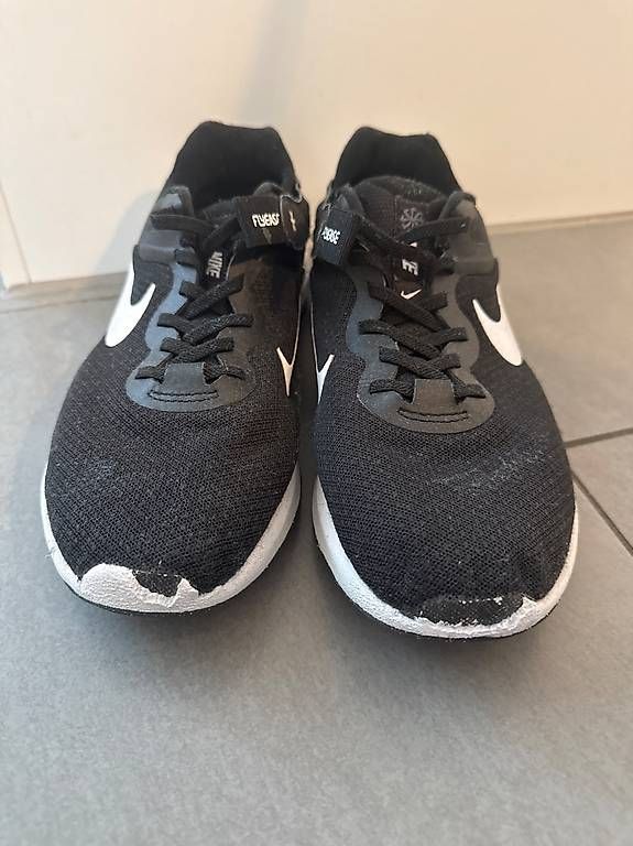Scarpe da uomo: Nike Sneaker Gr. 42 – Usato da Stetten AG venduto da mik_2mq8 1